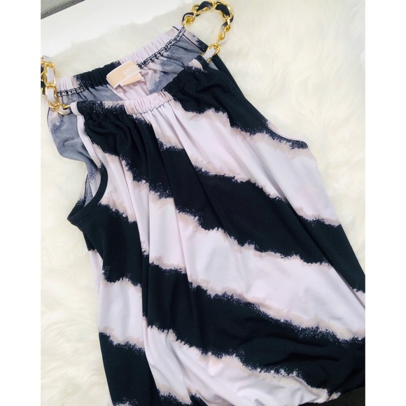 Michael Kors Tops - Michael Kors Bold Print Gold Chain Top✨MEDIUM Michael Kors Tops - Michael Kors Bold Print Gold Chain Top✨MEDIUM